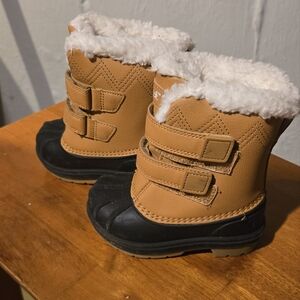 Toddler size 5 snow boots